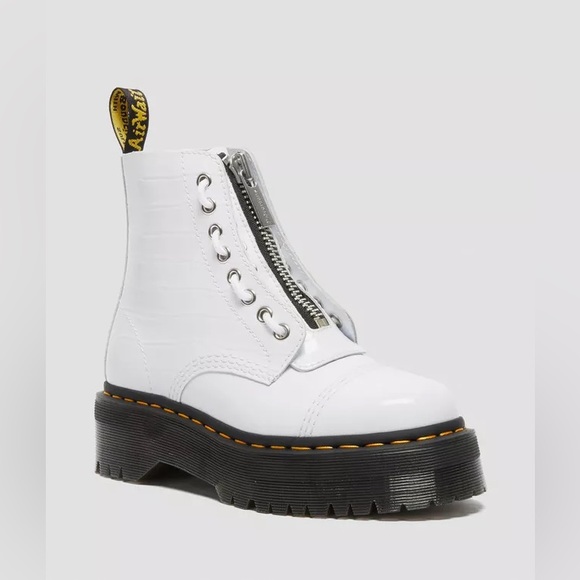 ❤️❤️DR.Martens SINCLAIR PATENT CROC EMBOSS PLATFORM BOOTS size 7❤️❤️ - Picture 3 of 8